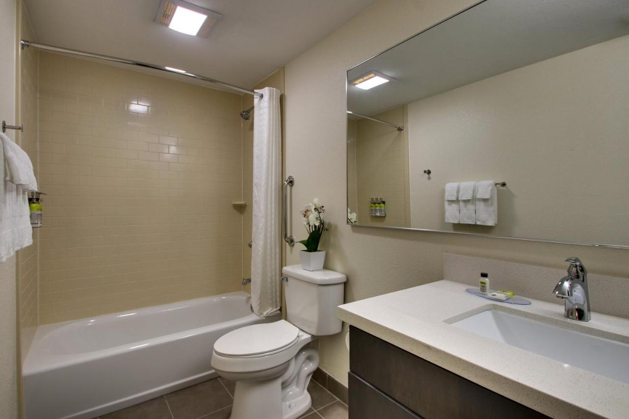 Candlewood Suites - Wichita East By Ihg Exterior photo