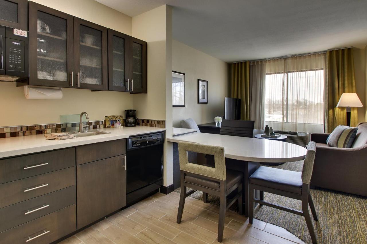Candlewood Suites - Wichita East By Ihg Exterior photo